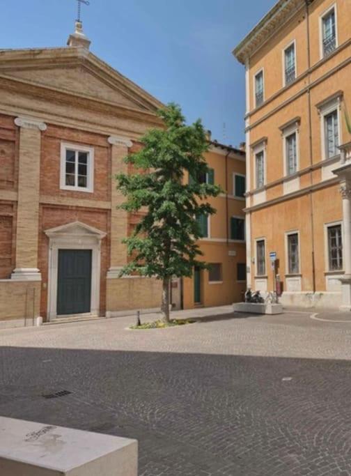 Appartamento Centro Storico Nuovo E Ristrutturato เปซาโร ภายนอก รูปภาพ