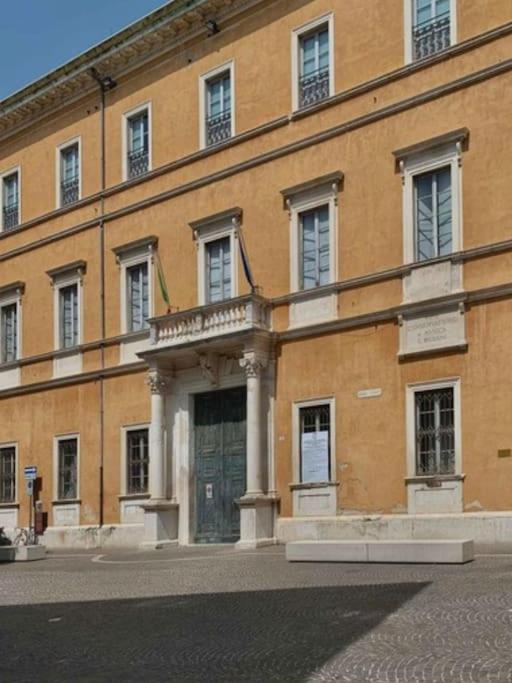 Appartamento Centro Storico Nuovo E Ristrutturato เปซาโร ภายนอก รูปภาพ